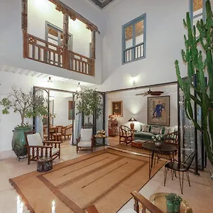 Le J Riad